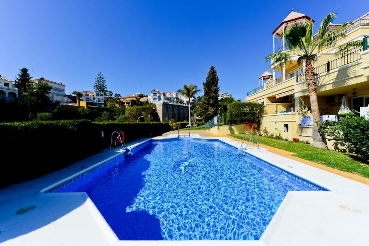 Refurbished 2-Bed Apartment Burriana Beach. Nerja Extérieur photo