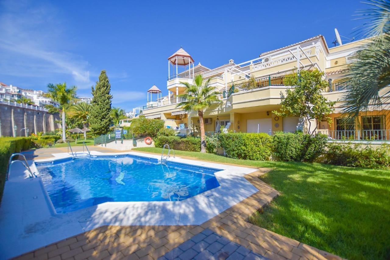 Refurbished 2-Bed Apartment Burriana Beach. Nerja Extérieur photo