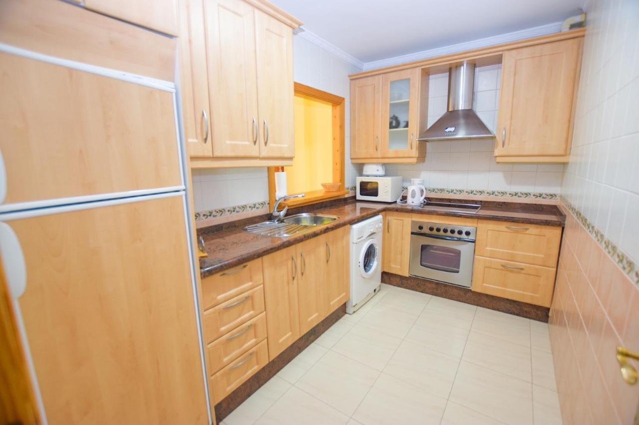 Refurbished 2-Bed Apartment Burriana Beach. Nerja Extérieur photo