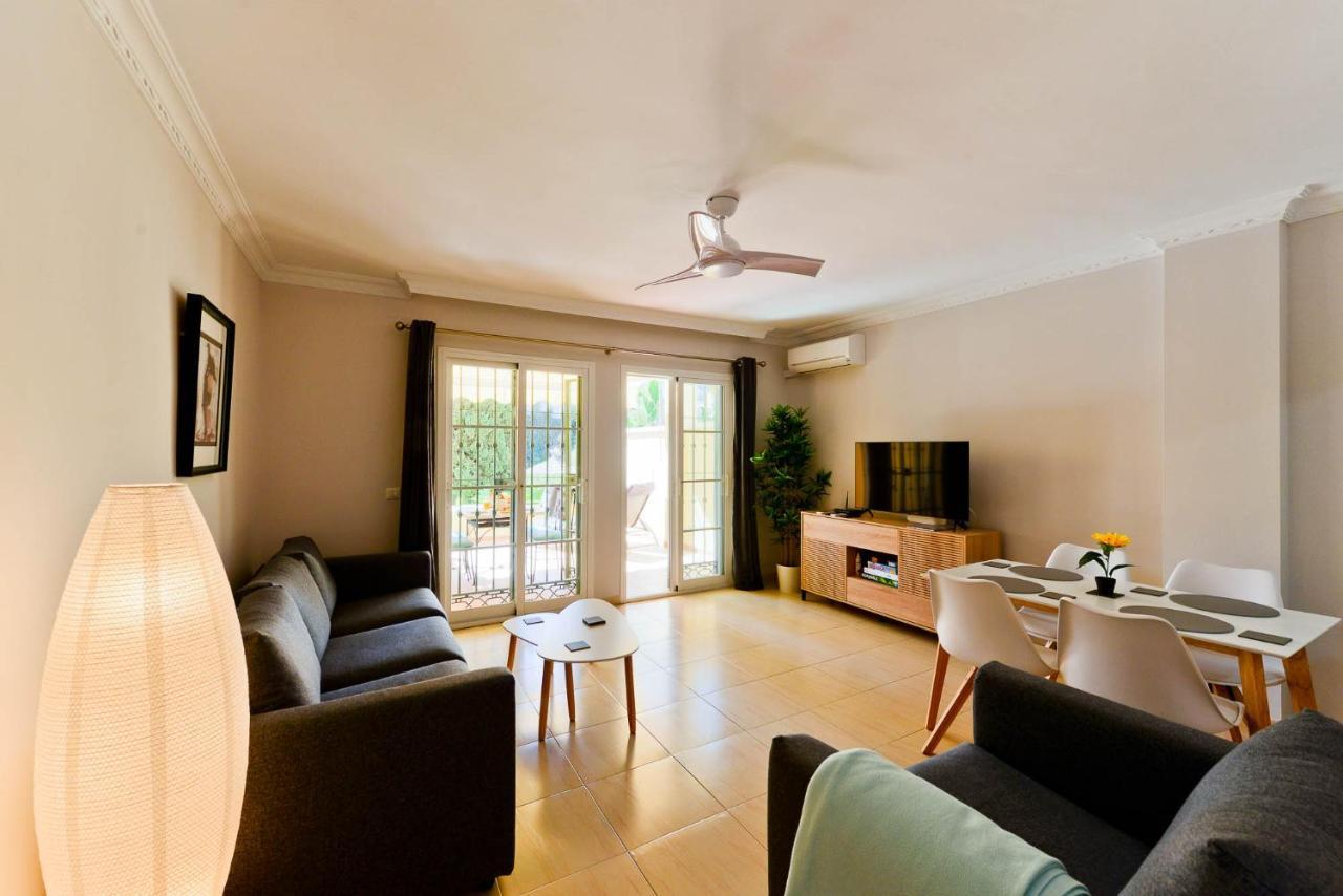 Refurbished 2-Bed Apartment Burriana Beach. Nerja Extérieur photo
